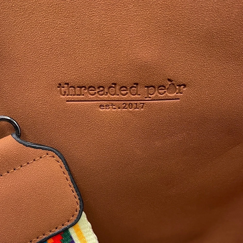 Threaded Pear Vegan Crossbody Threaded Pear - Picture 3 of 7